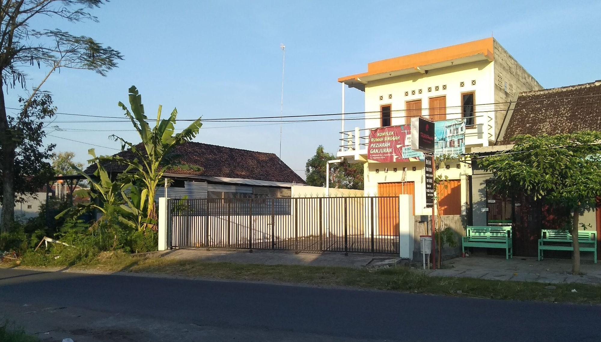 Spot On 93020 Rumah Singgah Ganjuran Bantul Esterno foto