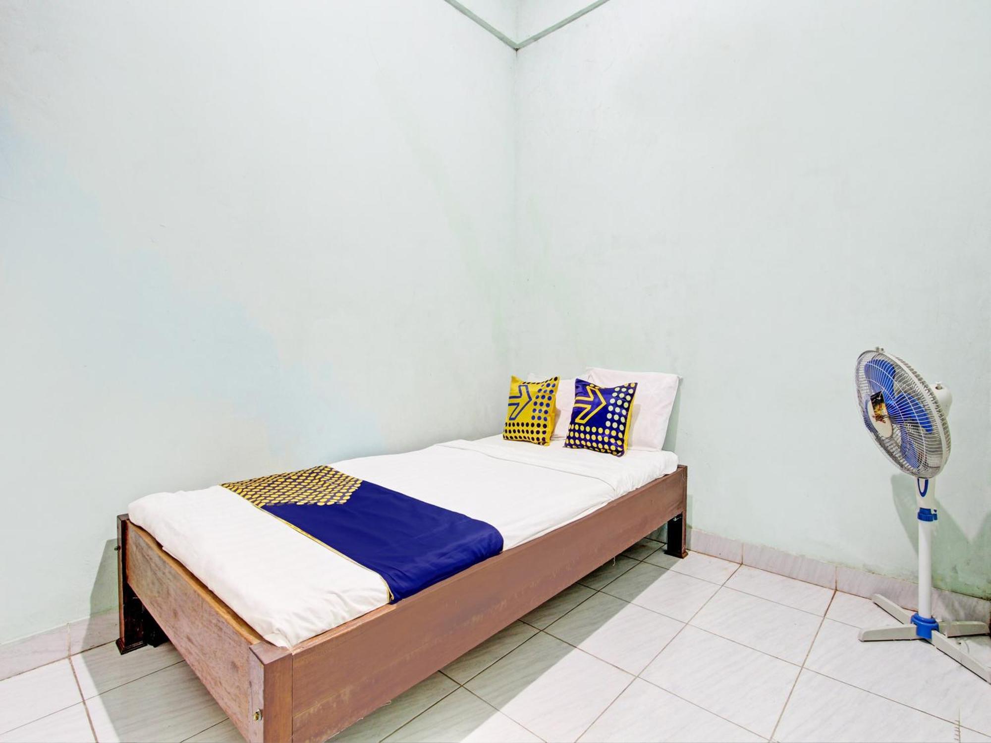 Spot On 93020 Rumah Singgah Ganjuran Bantul Esterno foto